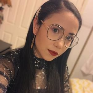 Meet your Posher, Denisse
